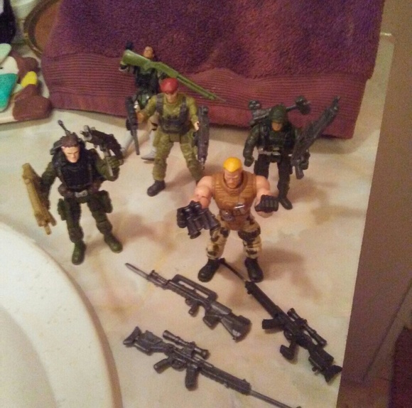 Movable soldiers with weapons